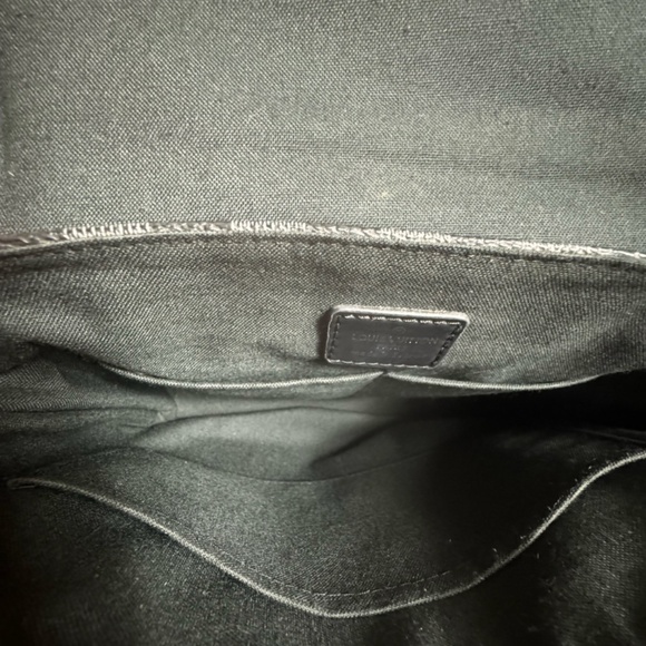 LOUIS VUITTON - Damier Graphite District Messenger Bag PM  World Tour (R575) - Picture 3 of 4